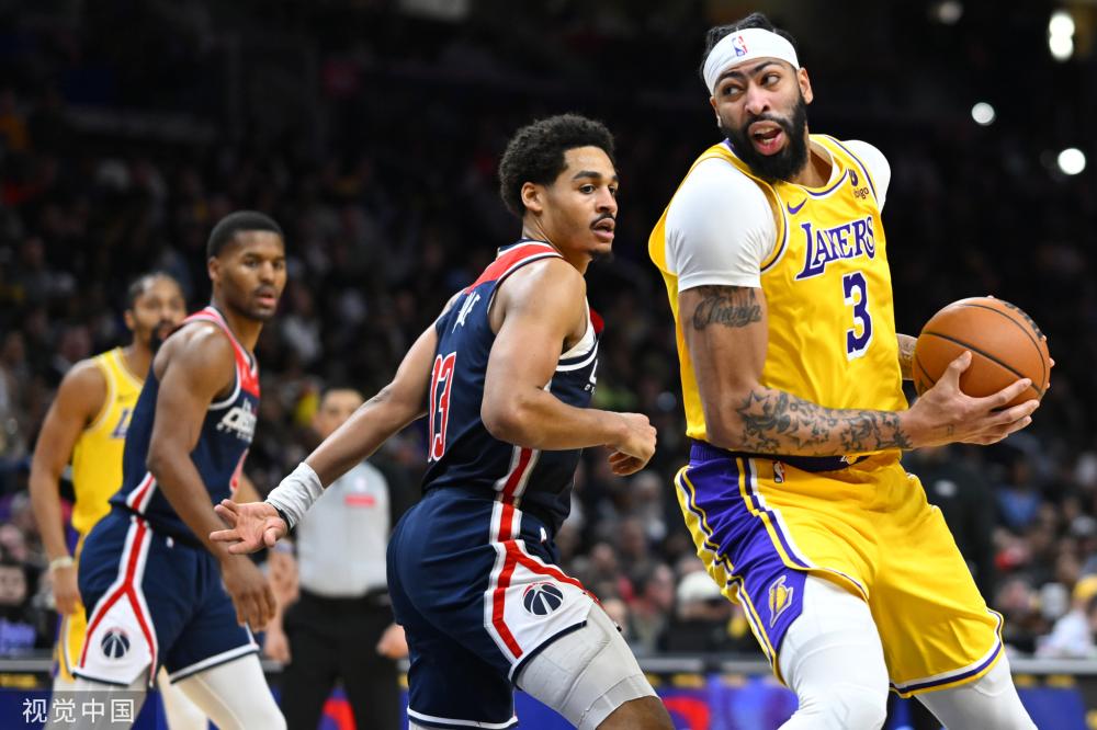 跌宕起伏的 跌宕起伏的