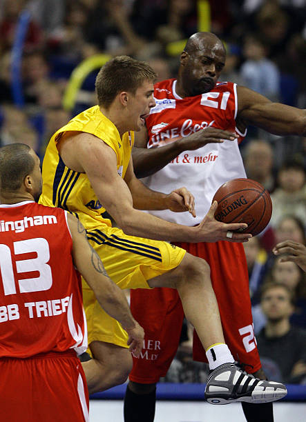 稳居双方最 稳居双方最